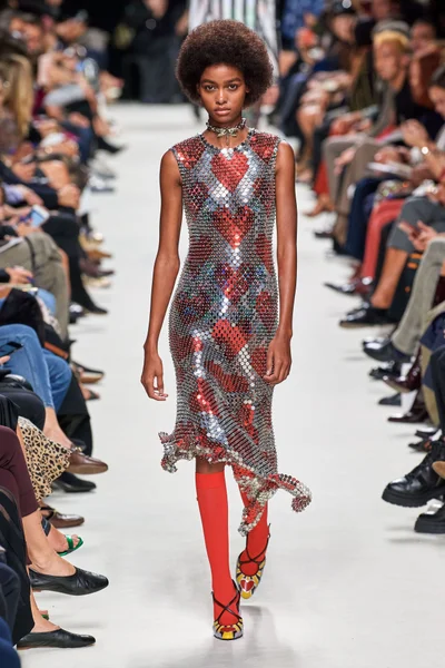 Look 46